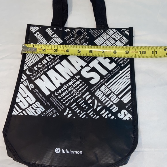 Lululemon Small Reusable Tote Bag - Picture 4 of 6